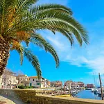 Sea 1km From The